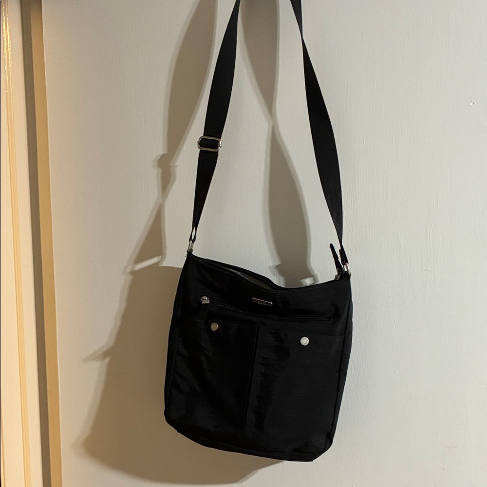 Baggallini Sleek Black Shoulder Bag